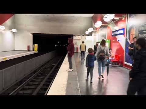 Le Kremlin-Bicêtre: Metro station: #paris #france