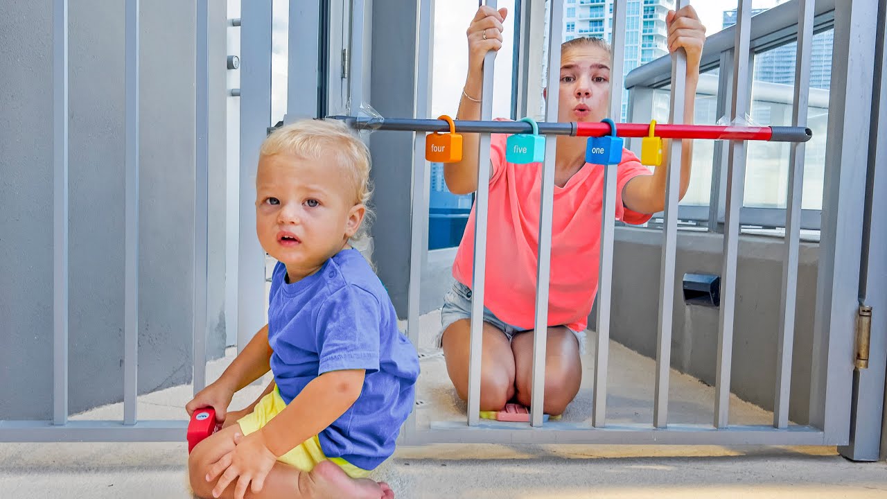 Maggie and Naomi are cleaning house