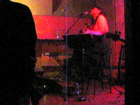 Alina Manole - Și te iubesc atât de...