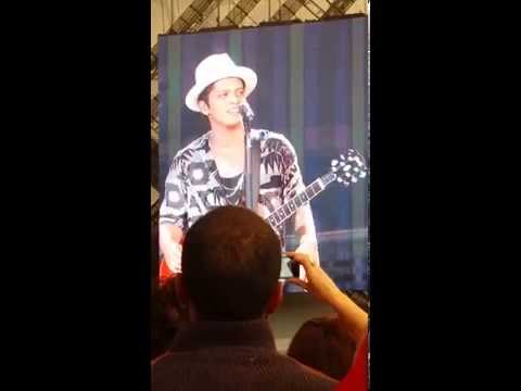 Bruno Mars - Led Zeppelin & The Outfield  cover at Wireless Festival 2014