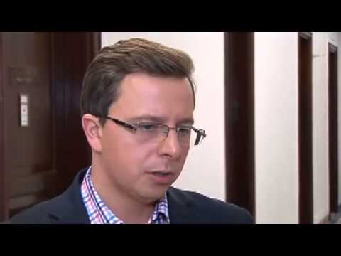 Politycy o dachu na Stadionie Narodowym