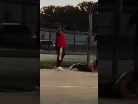 #funnymoments #basketball #park man he tryna tackle me down it just ah basketball 😂😂😭