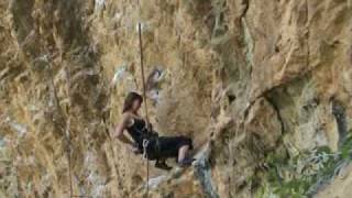 preview picture of video 'Rodellar climbing Toma Castanazo 7a+ Audry Armino'