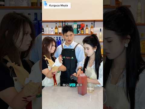 Kıskanç kuzen iş başında😂