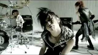 Download lagu Deulhi - Revolver Blast mp3