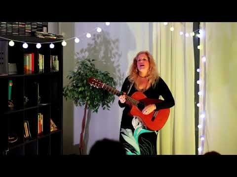 Lindsay Ferguson - Tikitiboo