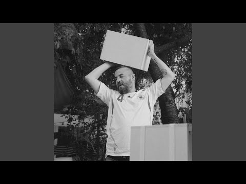 EXTRATERESTRU (feat. Mr. Tweaks)