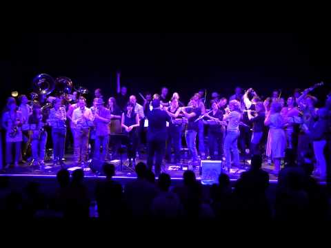 Musikarbeiterinnenkapelle feat. Gustav / brut im Künstlerhaus: 25.09 21:00