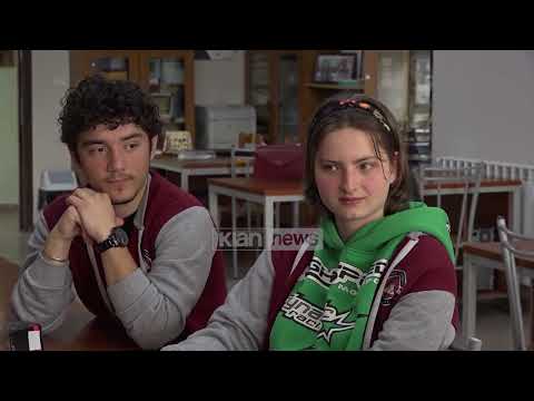 Klan News - Të rinjtë po shkëputen nga libri