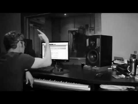 IVAN BARRIOS "AVIONES DE PAPEL"  PRODUCCION ALTERNATIVA