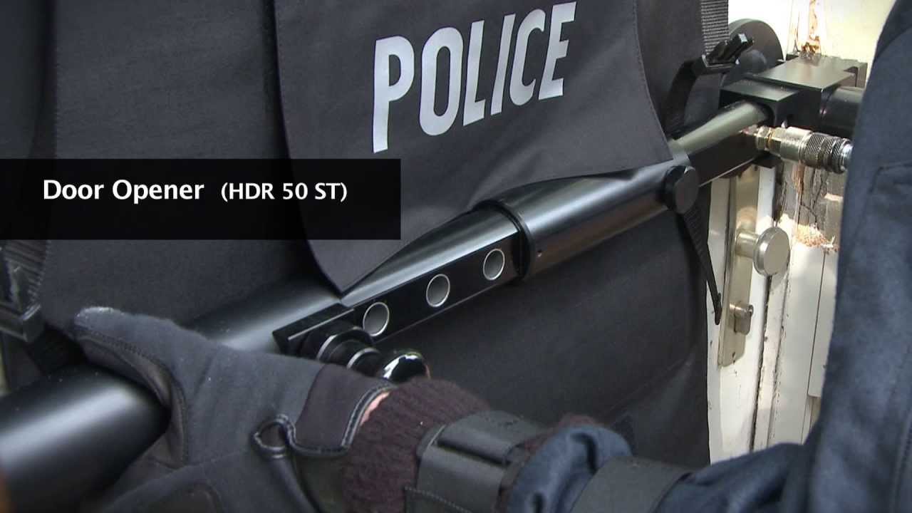 House Stealth Approach With Holmatro Door Opener Hdr 50 St