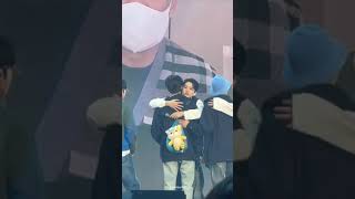 Download lagu Our precious Wonwoo is crying cause he miss his mom so Hoshi is comforting him😭 #wonwoo#hoshi#shorts mp3