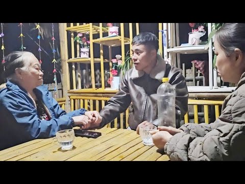 Suddenly, the old woman came and asked Nam about his parents, which made him very worried.