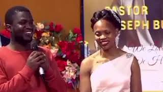 Download lagu Abaana Ba Ps Buyungo Wamu Ne Mukyalawe Nga Bebaza Mukama Olwa Daddy Wabwe  mp3