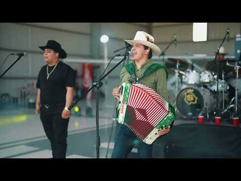 El piloto y su estilo and Grupo Supremo Oficial