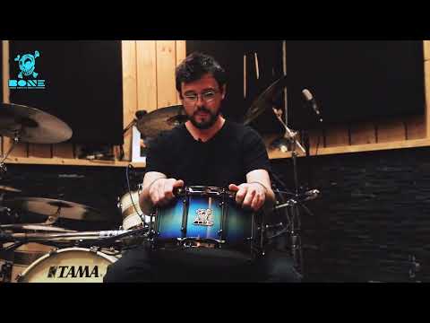 Carbcutter snare by BONE Drums ( Maple - Carbon fibre snare drum)