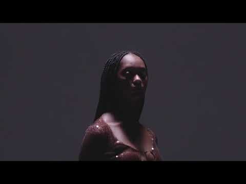 LUISAVIAROMA X BRITISH VOGUE - RUNWAY ICONS