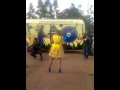 Lulu Akigombaniwa Na Wanaume Huko Mwanza