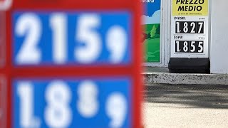 ¿Qué opinan los italianos sobre el nuevo decreto para abaratar los combustibles?