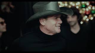 Backstage with Tim McGraw  |  Blue Christmas