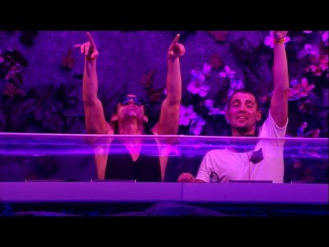 Dimitri Vegas & Like Mike - Watch Out For This (Major Lazer) vs. Hey Now @ Tomorrowland 2013