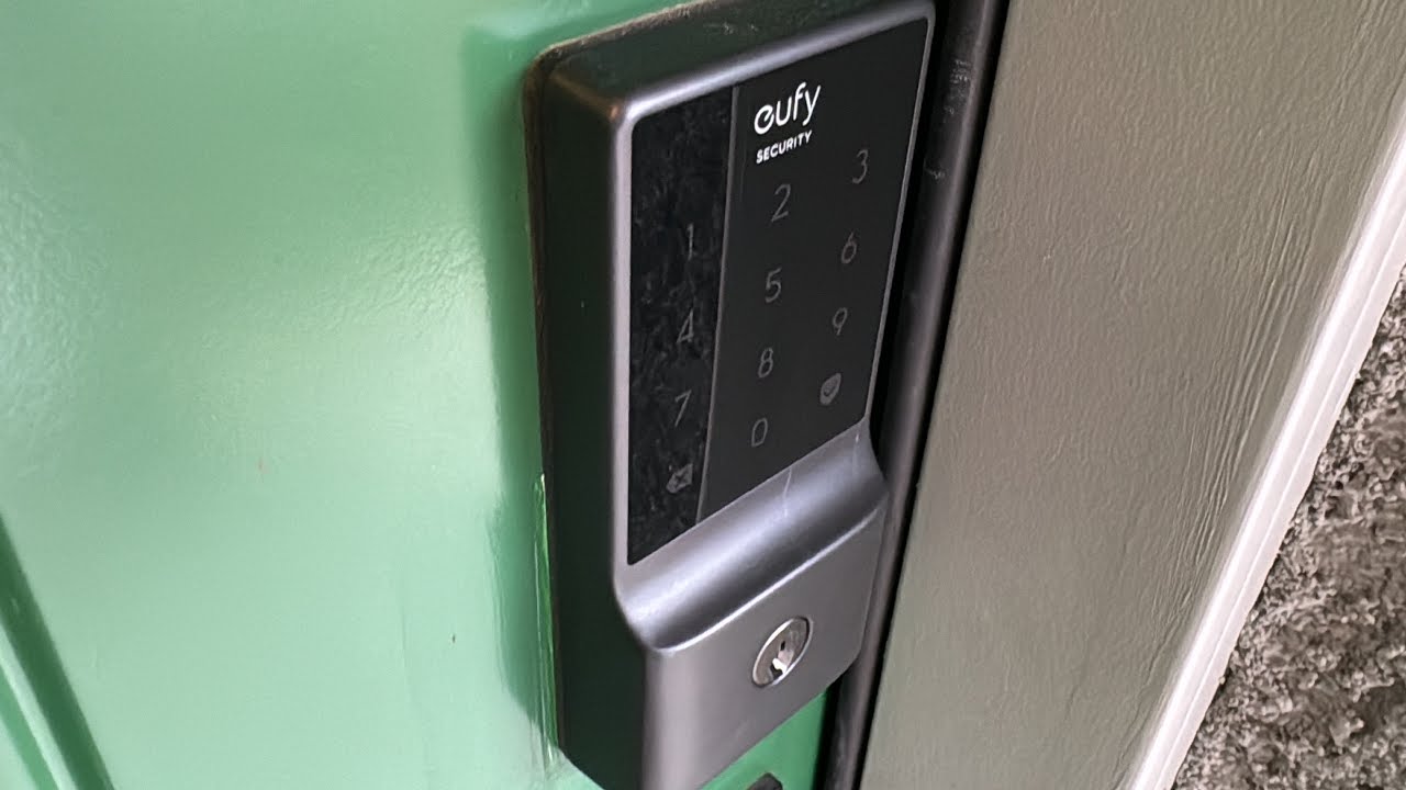 Miniatura da avaliação em vídeo de Câmera de Segurança Anker Eufy SoloCam C210 2K Wi-Fi