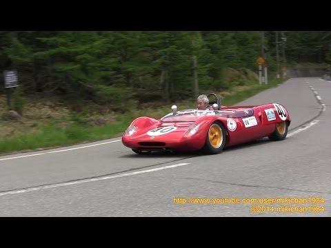 サーキット上のロータス 23B