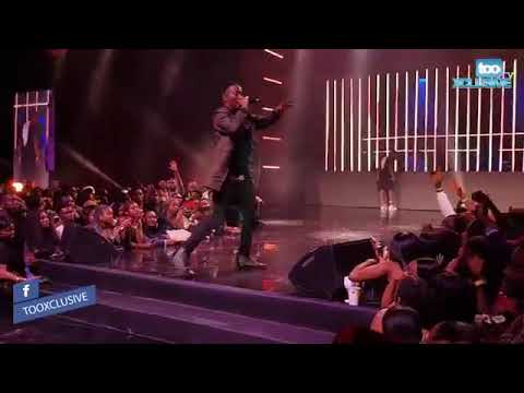 Dammy Krane BREAKS DOWN IN TEARS On Stage As He Performs With WIZKID [Video]