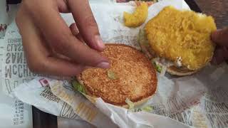 Mcdonalds McChicken Burger - Price, Taste, Quality, Packaging reviews l Mcdonalds Non Veg Burger