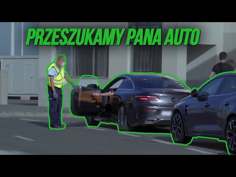 He tried to hide something in the company of officers! | Customs officers guard Europe