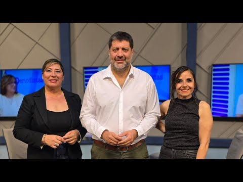 Periodistas / Relación entre desarrollo y empleo