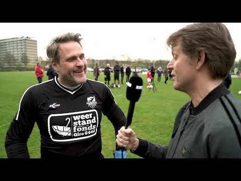 BOLLENBOFFEN 16 - Danny Doesburg en Pierre van Hooijdonk bij R.V.V. COAL