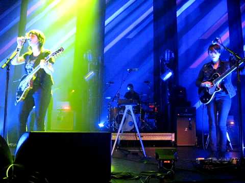 6/20 Tegan & Sara - The Cure @ The Forum #1, Melbourne, VIC 5/11/10