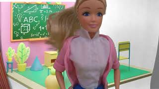 Novelinha da Barbie - Descobrindo os animais em uma aula bem divertida.