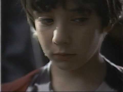 Searching for Bobby Fischer (1993) - Watching the chess players in the park