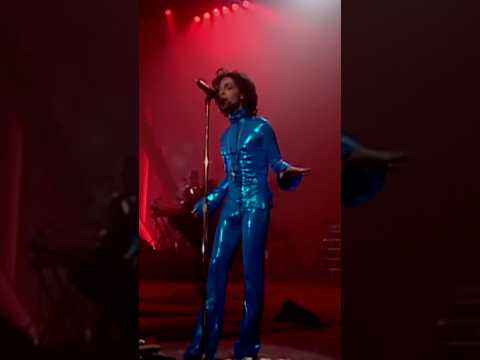 Have you seen this iconic Prince performance of "Kiss" live at ​⁠@PaisleyPark  in 1999? 💜