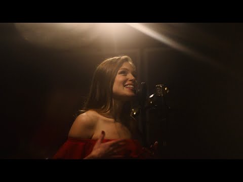 Flora - Santa Baby (Live Cover at Studio Metro)