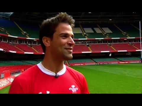 Matthew Murray & Gethin Jones rugby training session with Warren Gatland | BBC Wales News 2008