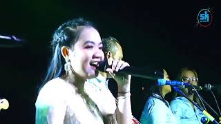 Download lagu Janur Kuning - Anie Anjanie ft Erika Syaulina (SK Group) mp3