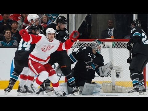 Tomas Tatar backhands a beauty past Niemi