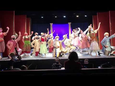 Gondoliers Dance the cachuka!@collegelightoperacompany4523