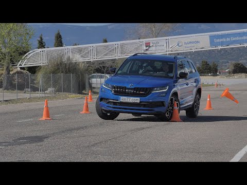 Škoda Kodiaq RS 2019 – Maniobra de esquiva (moose test) y eslalon | km77.com