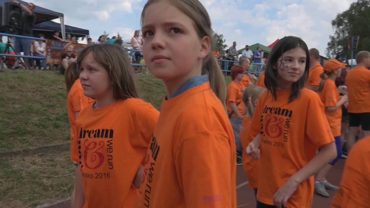 náhled z videa You Dream We Run 2016