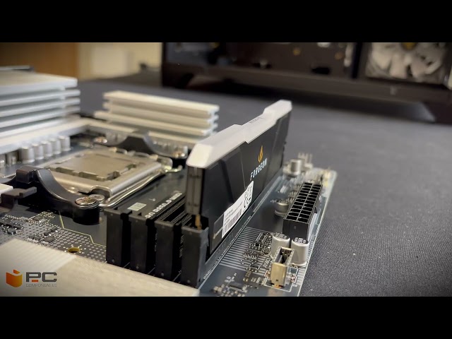 PcCom Ultimate Ryzen 7 7800X3D / 32GB / 2TB SSD / RTX 5080 V3 / Windows 11 Pro video