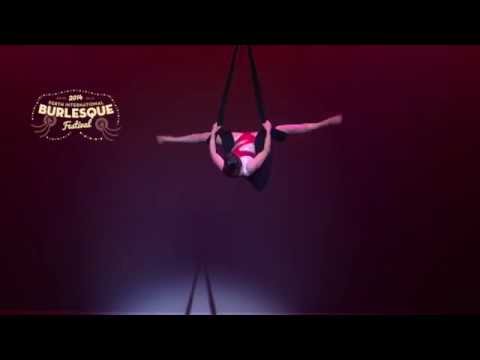 Violette Raven from Kinetica performs at the 2014 Perth International Burlesque Festival