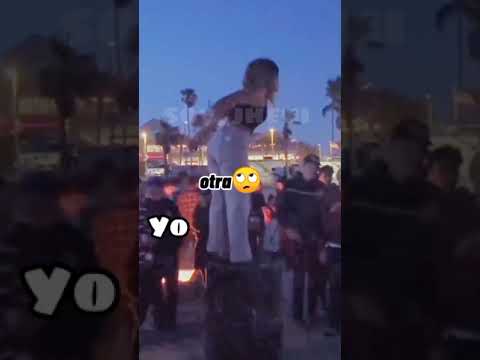 Cuando molestan a mi prima Automáticamente yo 😡😡