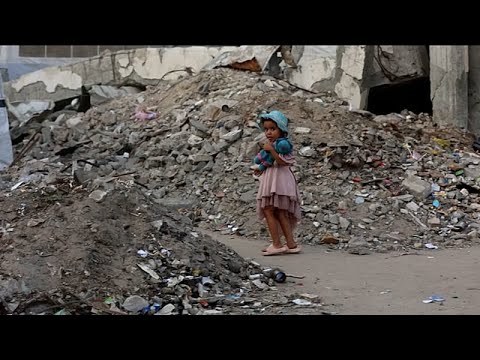Gaza residents rebuild daily lives amid the ruins
