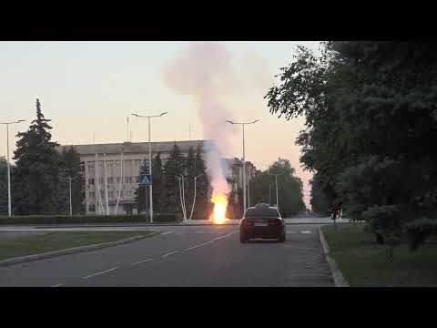 Big explosion in front of a taxi driver in the street of Kramatorsk