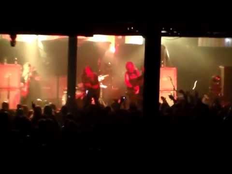 Phil Anselmo DOWN break up fight during new song 'We Knew Him Well' Pieres (5-17-14)