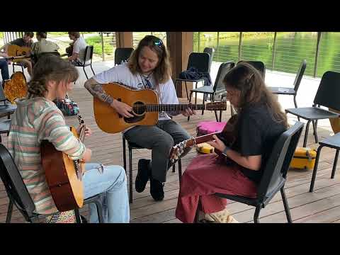 Billy Strings, Libby Lindblom, Danielle Yother. St Ann's Reel